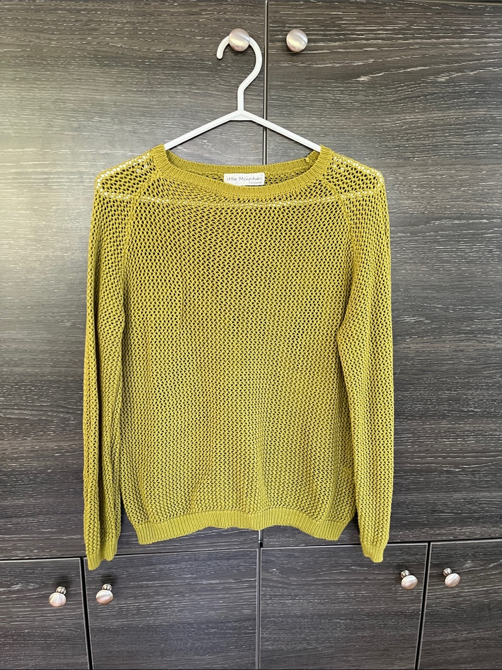 Little Mountain Vancouver Olivine Green Sweater L